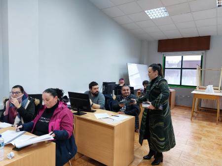 Imaxe: O ALUMNADO DO OBRADOIRO SÁMAGO TEN DISPOÑIBLE TODO O MATERIAL DIDÁCTICO NAS TABLETAS ELECTRÓNICAS QUE RECIBIRON, COAS QUE SE FACILITA...